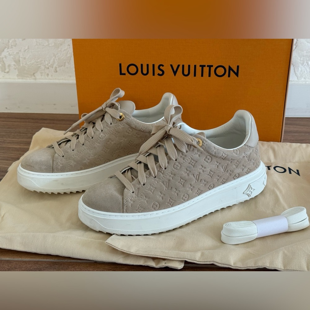 Louis Vuitton Beige Sneakers